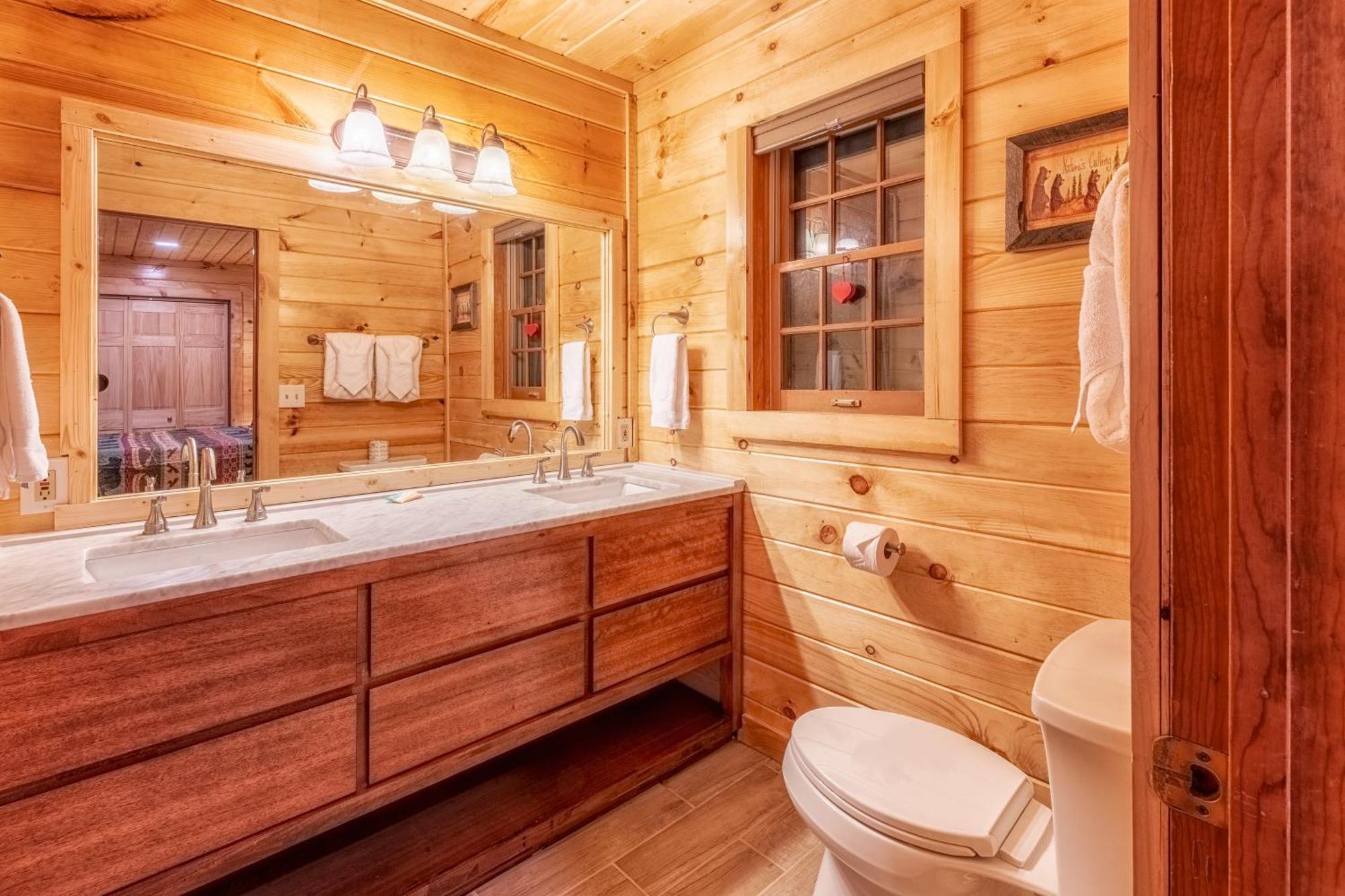 Real Log Cabin With Amazing Views, Hot Tub, Sauna, Games 蓋特林堡 外观 照片