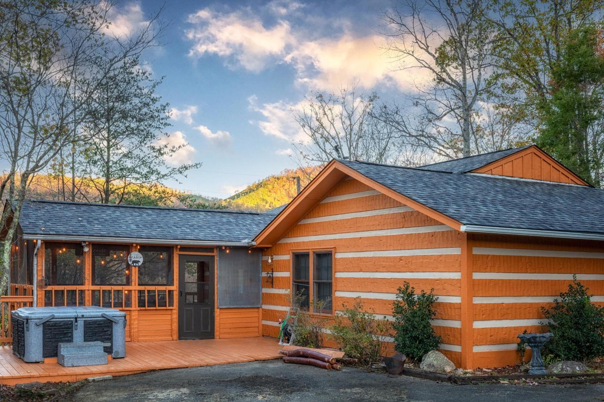 Real Log Cabin With Amazing Views, Hot Tub, Sauna, Games 蓋特林堡 外观 照片