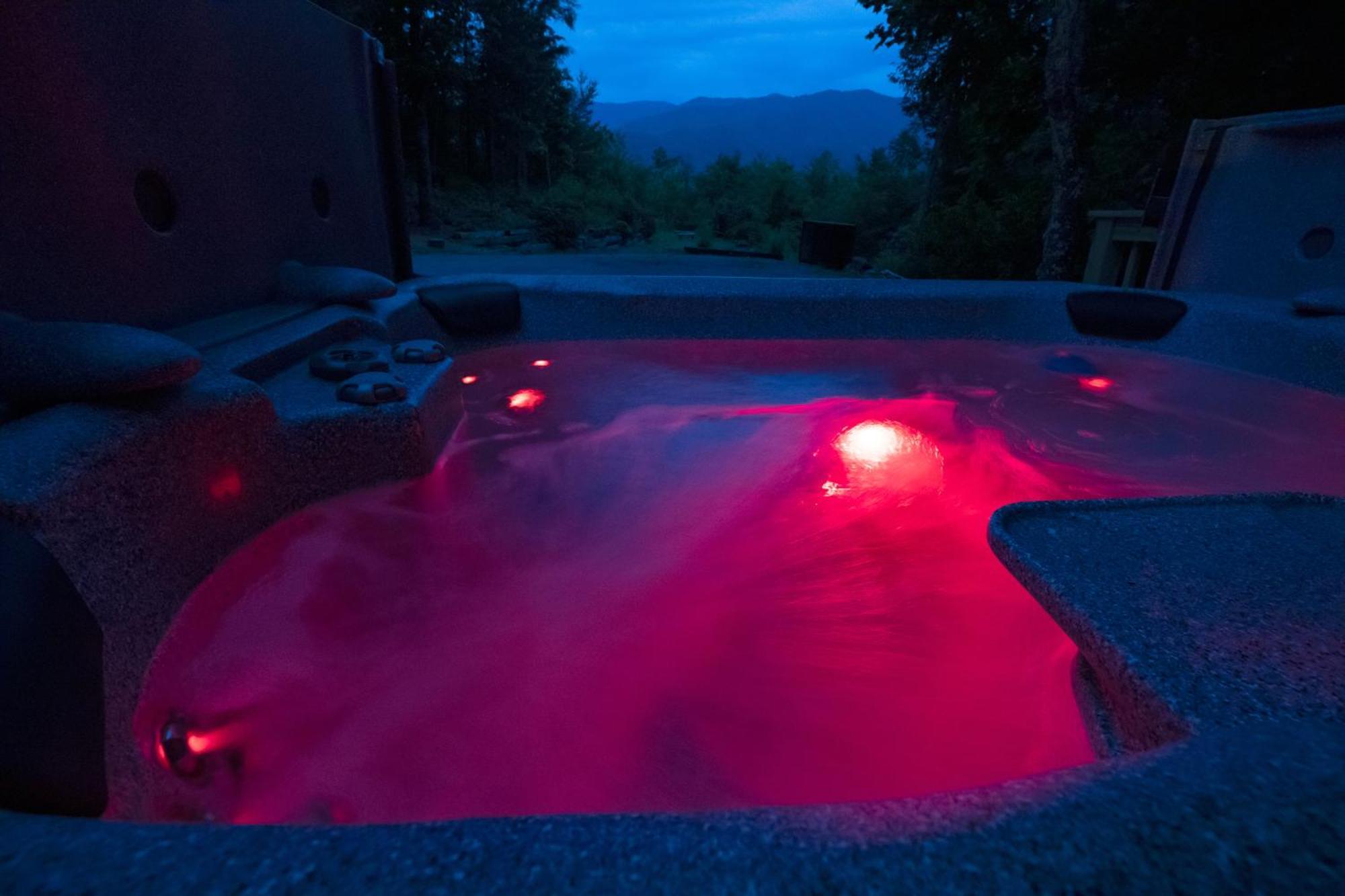 Real Log Cabin With Amazing Views, Hot Tub, Sauna, Games 蓋特林堡 外观 照片