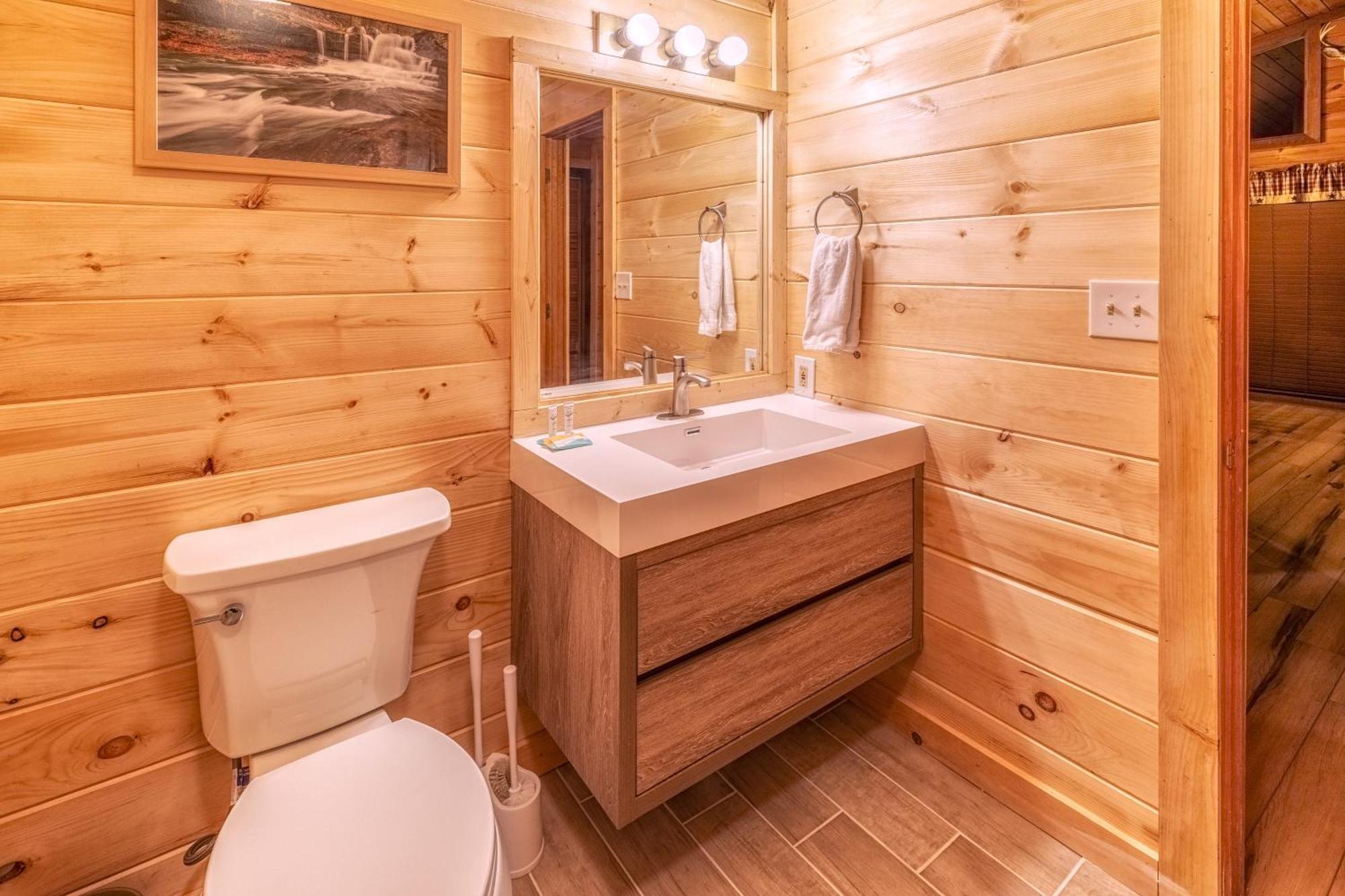 Real Log Cabin With Amazing Views, Hot Tub, Sauna, Games 蓋特林堡 外观 照片