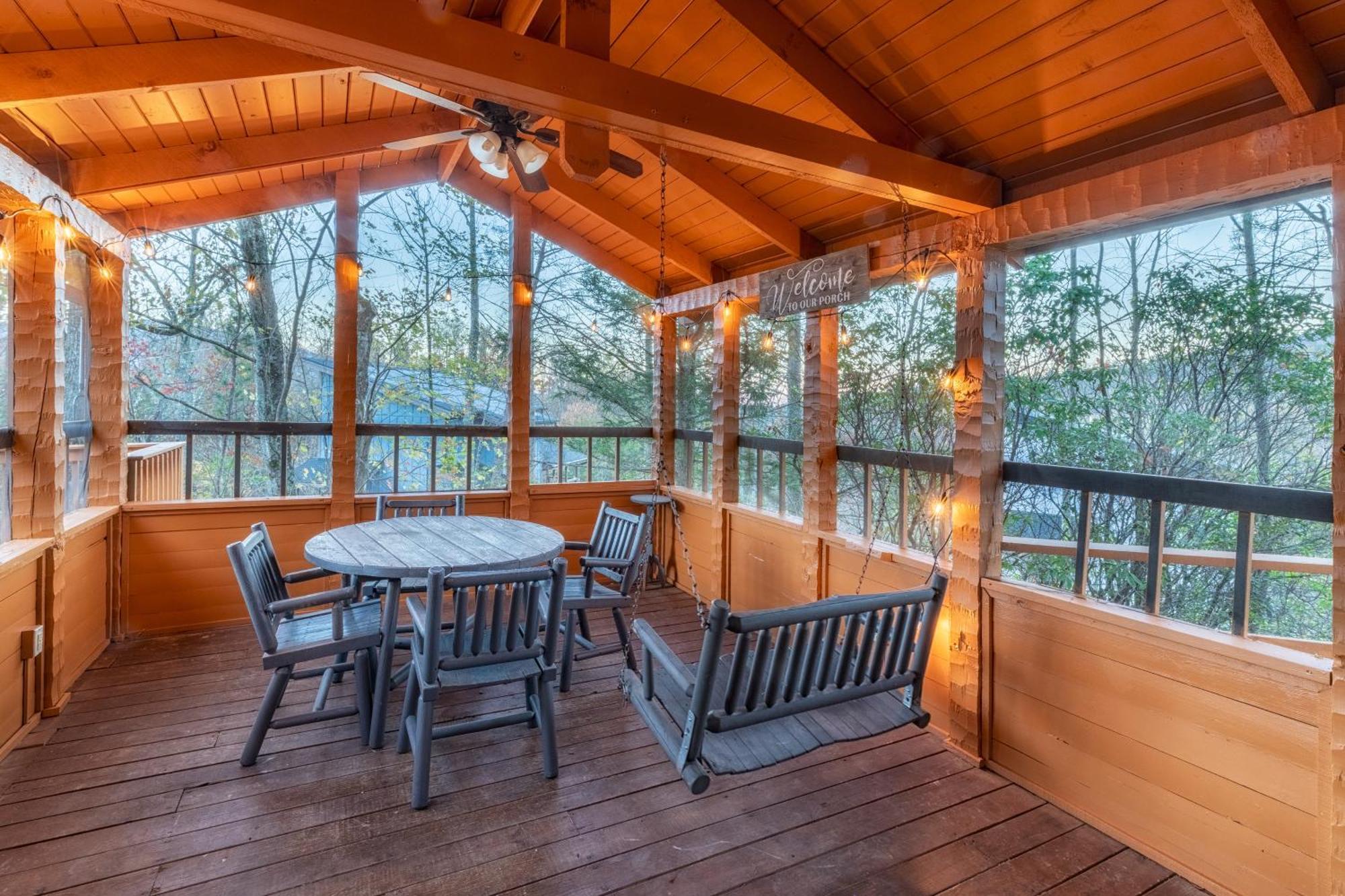 Real Log Cabin With Amazing Views, Hot Tub, Sauna, Games 蓋特林堡 外观 照片