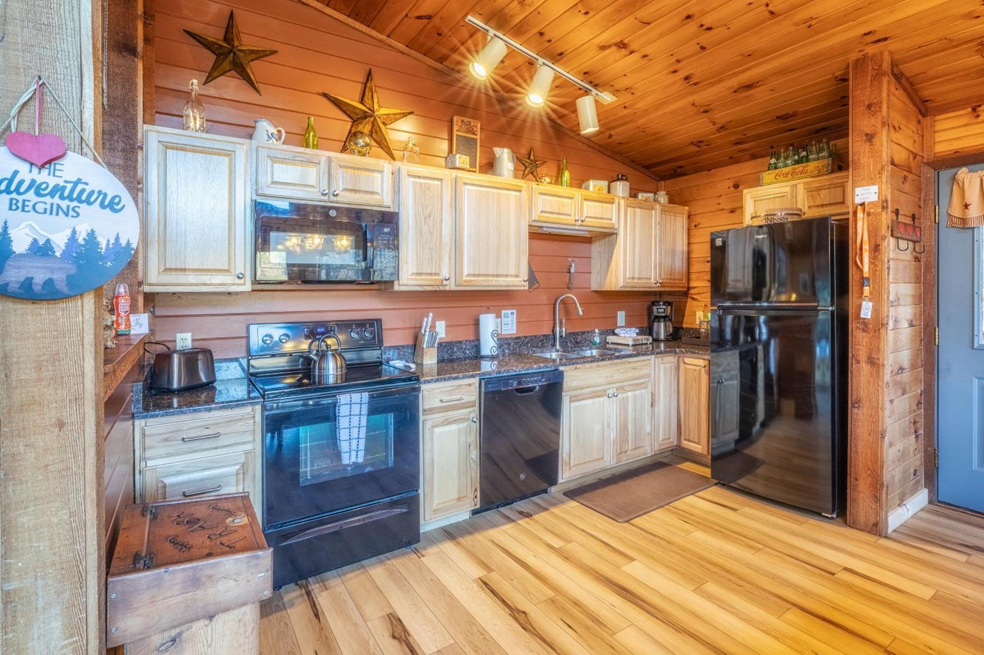 Real Log Cabin With Amazing Views, Hot Tub, Sauna, Games 蓋特林堡 外观 照片